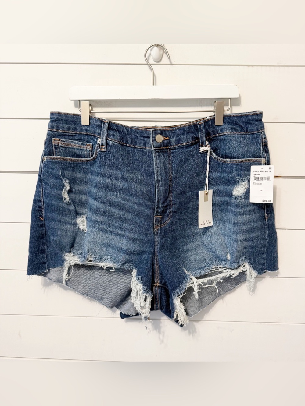 NWTs Good American Women’s Distressed Bombshell Stretch Short in Indigo Size 15